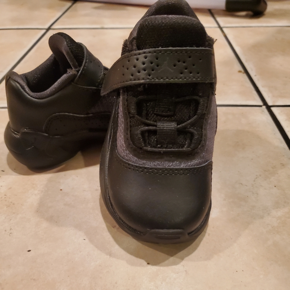 Black Jordan's Size 5c